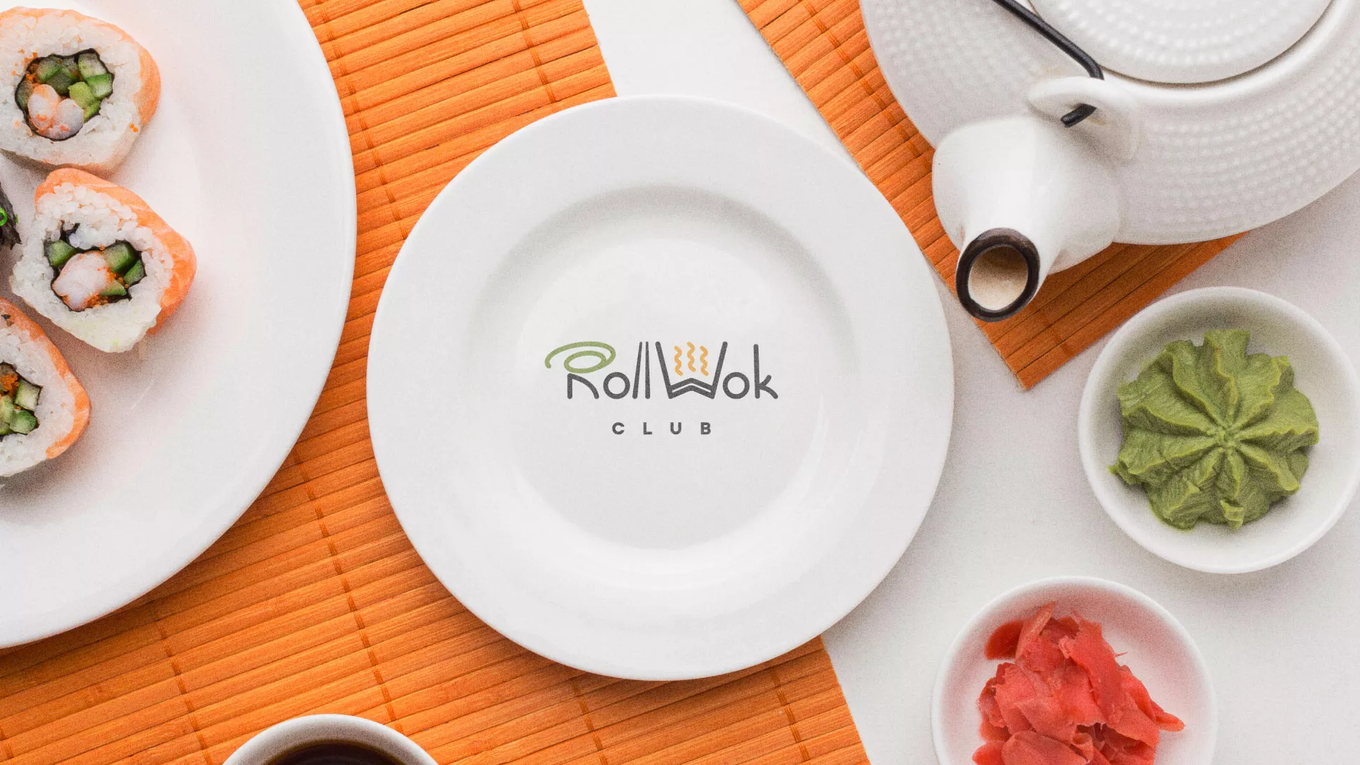 Разработка логотипа и фирменного стиля суши-бара «Roll Wok Club» в Кореновске